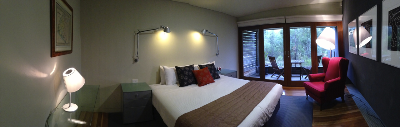 The Vintry King Bedroom - Just 10 minutes from Hunter Valley Gardens Christmas Light Spectacular